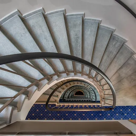 Trip Bermuda Hotel 3*